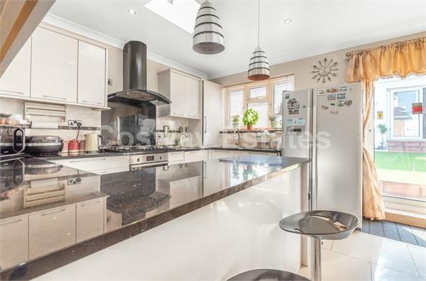 Fairmead Crescent, Edgware